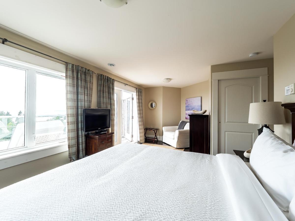 Oceanstone Seaside Resort Пеггис-Ков Экстерьер фото